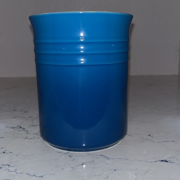 Le Creuset Marseille 1.1 L utensil holder NWT - Picture 3 of 6